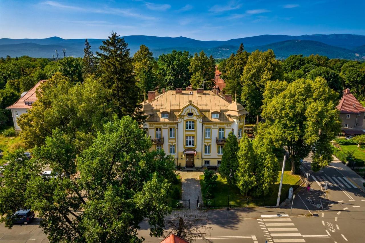 Hotel Bella Jelenia Góra Extérieur photo
